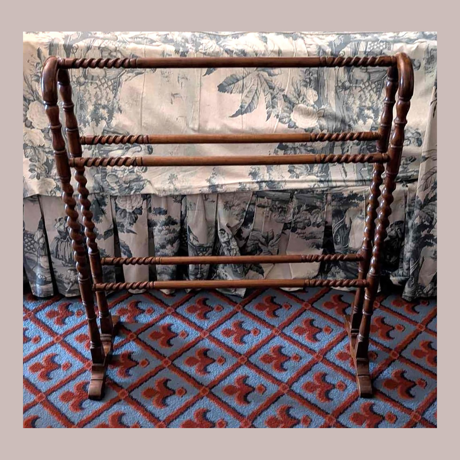 Towel Rail.