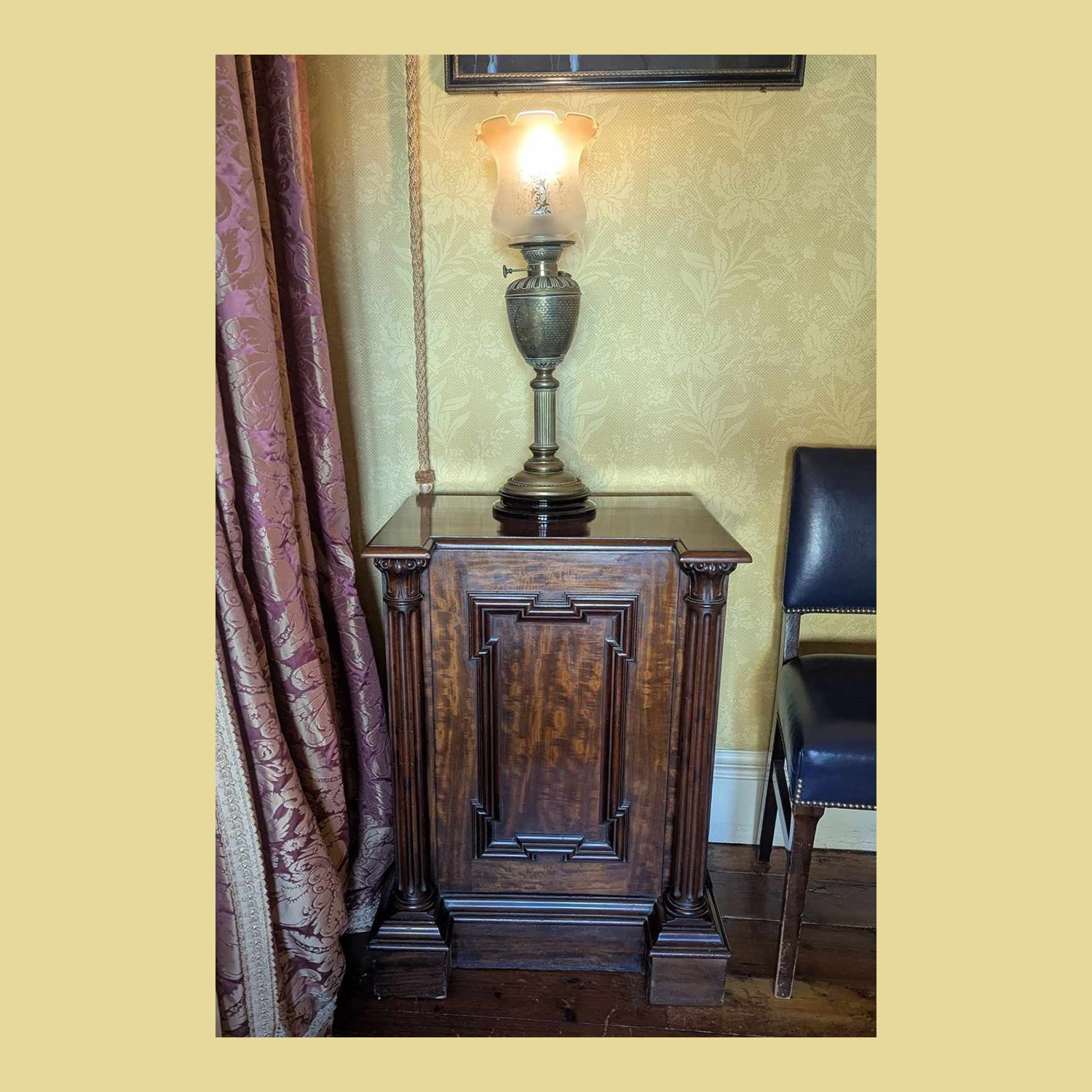 Bedside cabinet