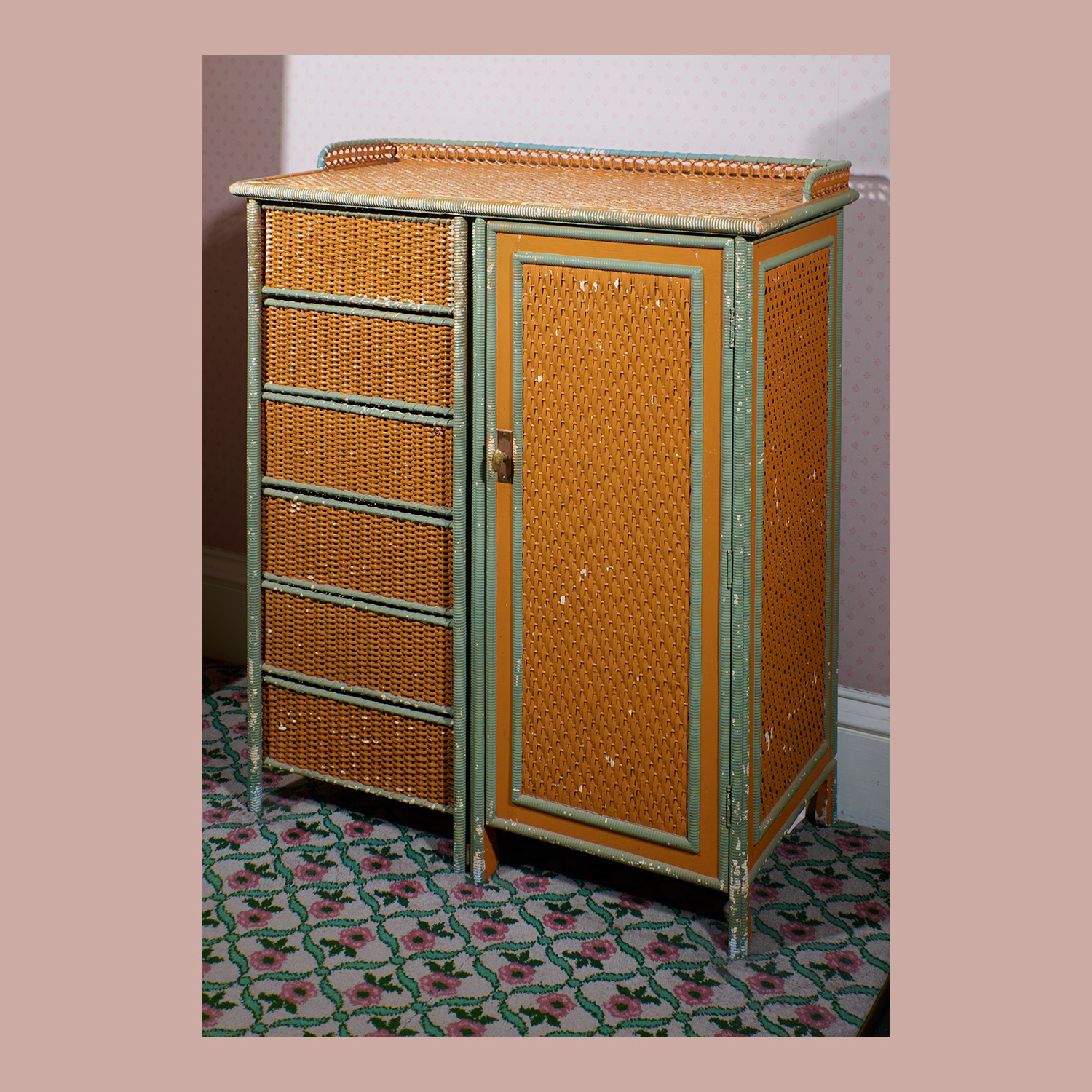 Low Wardrobe.